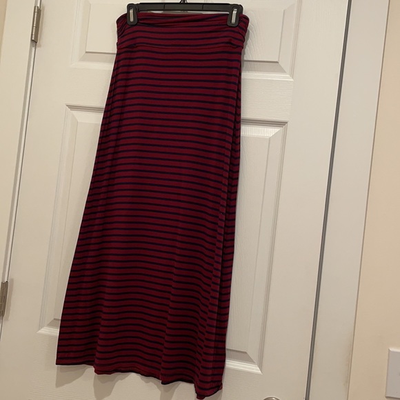 🟡 J. CREW Maxi Skirt - Picture 2 of 4